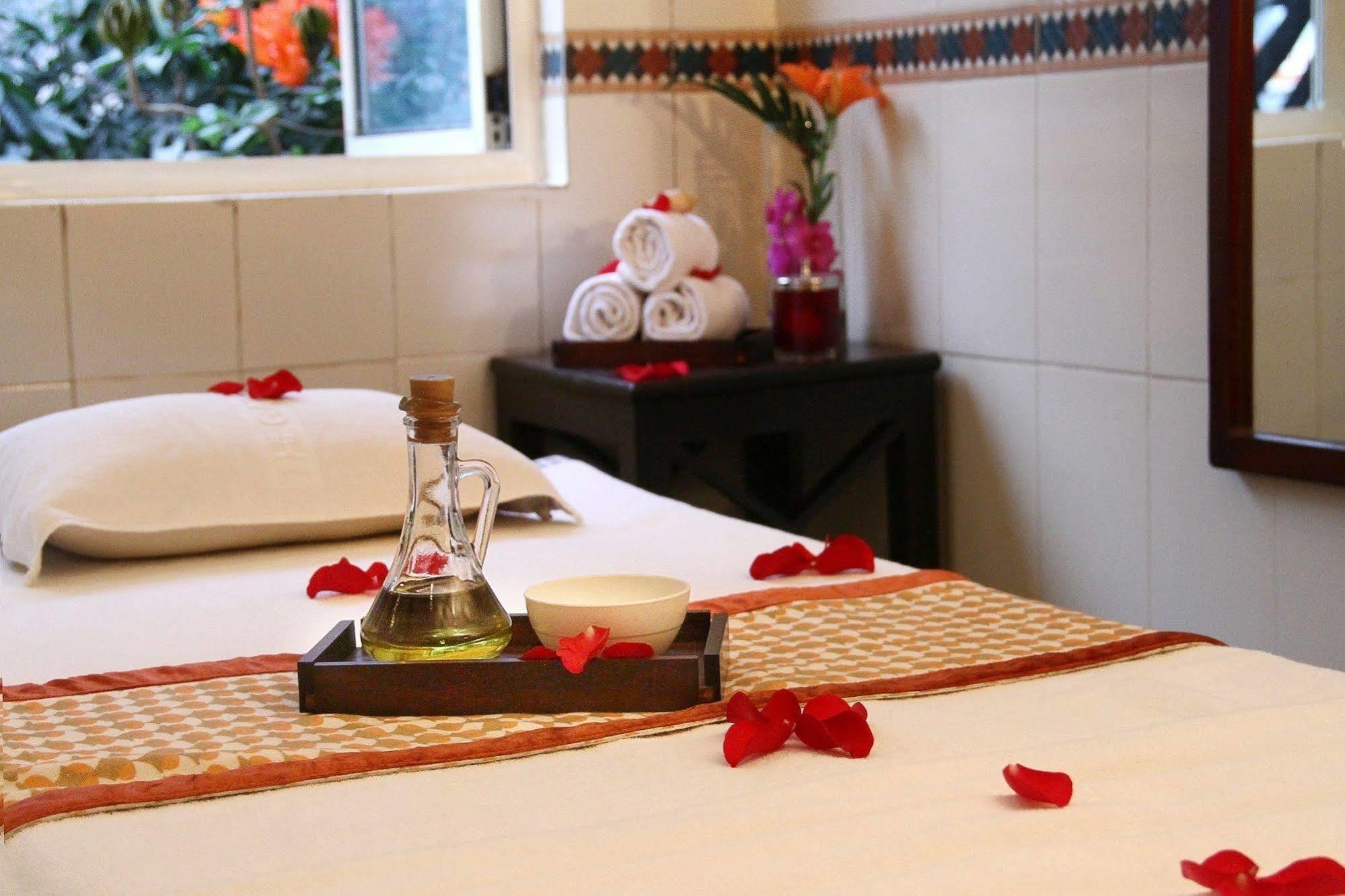 Grand Residency Hotel & Serviced Apartments Mumbai Ngoại thất bức ảnh